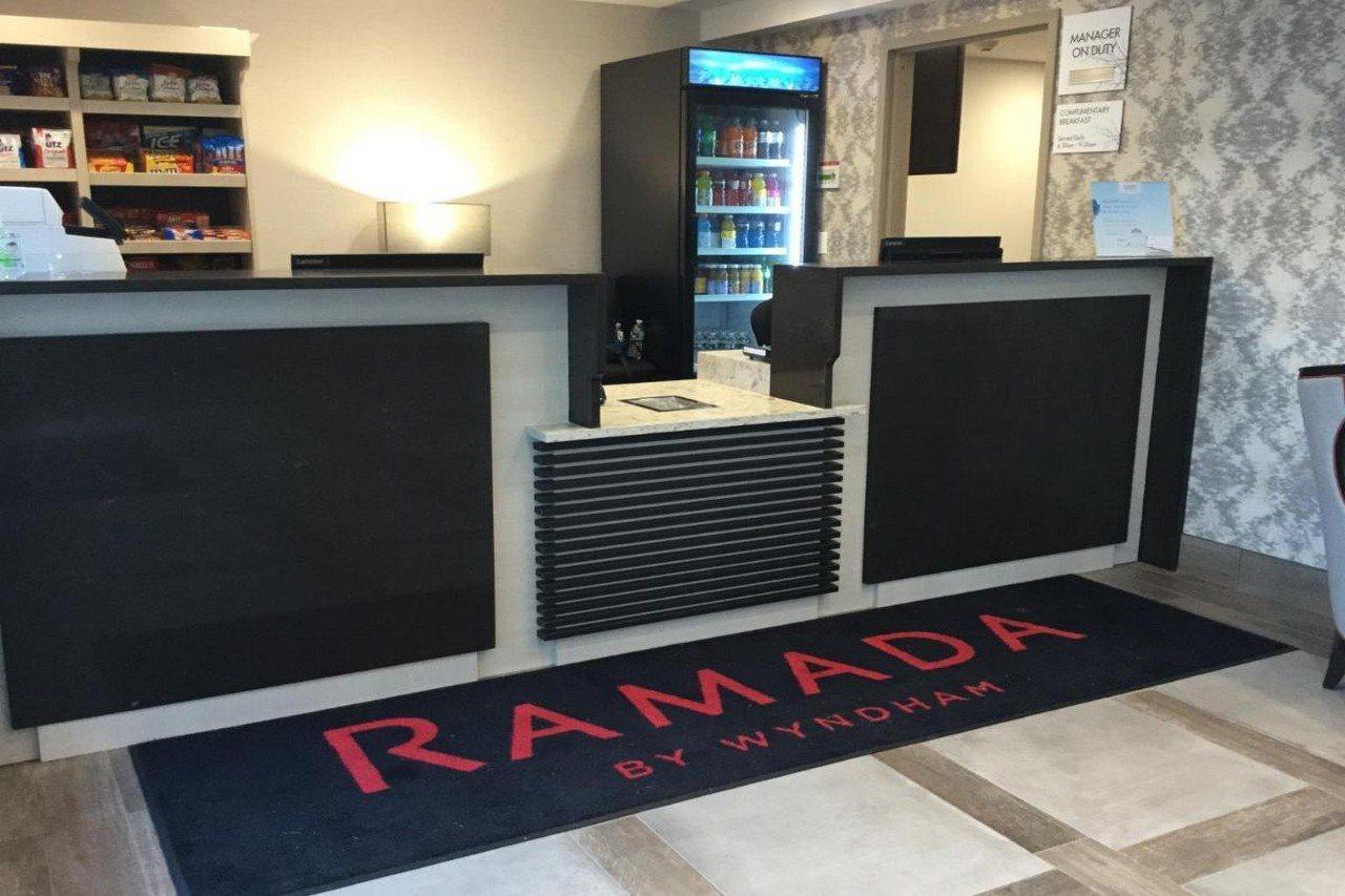 Hotel Ramada By Wyndham Bronx Terminal New York Exterior foto